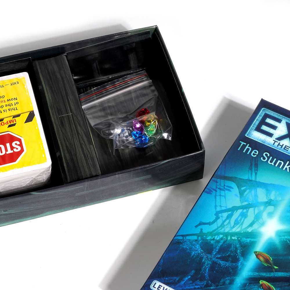EXIT: The Sunken Treasure - Un - огляд і ціна Board Game Room